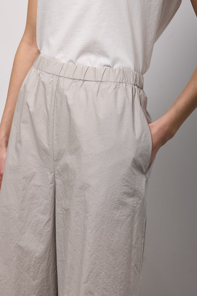 PANTALONI EASY CON PINCHES SUL FONDO