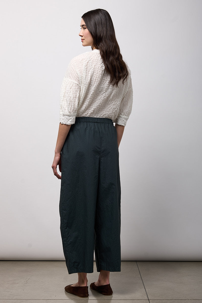 PANTALONE EASY CON PINCES SUL FONDO