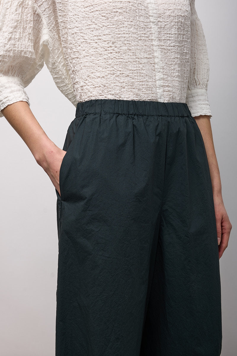 PANTALONE EASY CON PINCES SUL FONDO